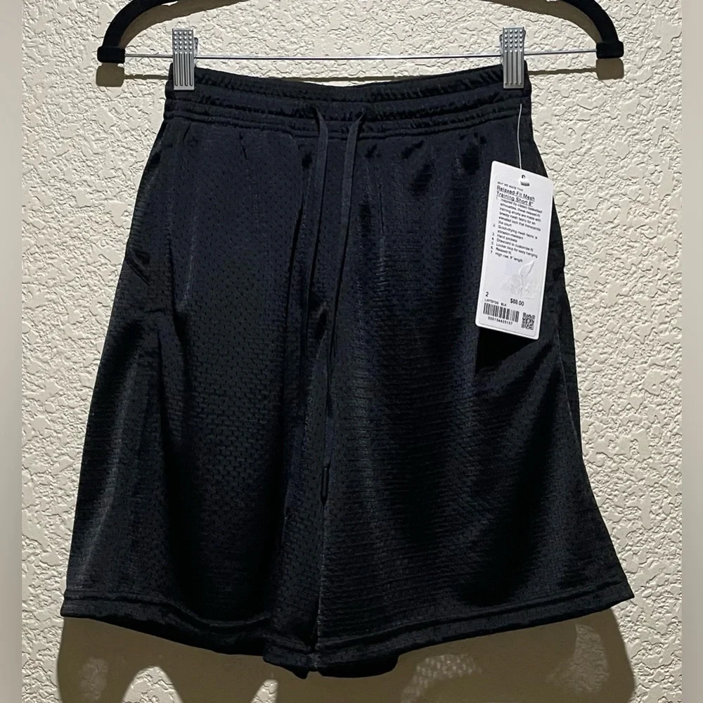 NWT Lululemon Relaxed Fit Mesh Training 8” Shorts Pockets Black Size 6 - Picture 7 of 11